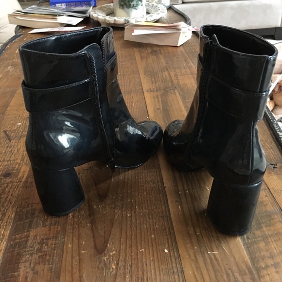 NWT, boot - Picture 2 of 2